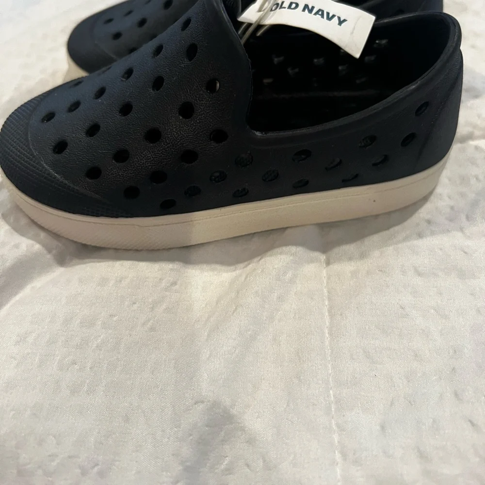 Old navy water shoes kids